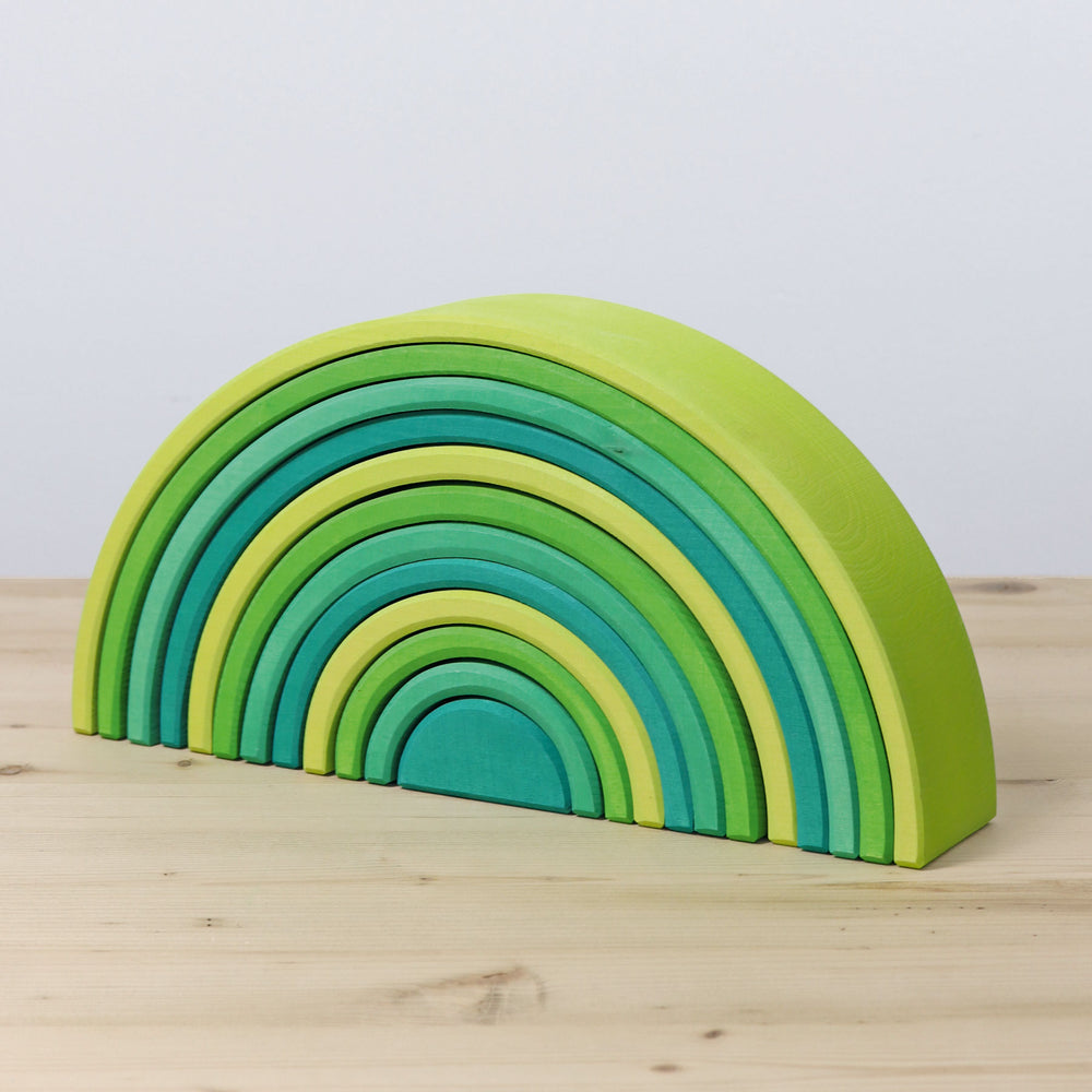 10671_Regenbogen_wiesengruen